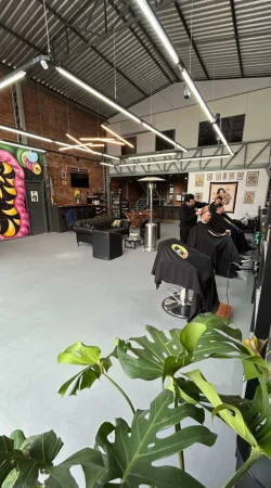 Collab Barbearia parte interna foto do ambiente